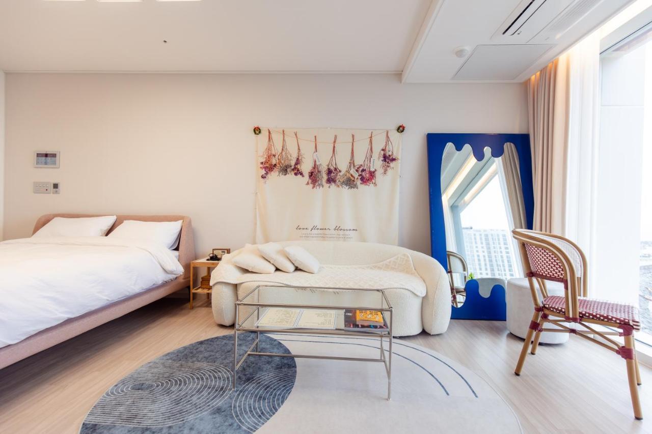 The Castle Ocean Suite Yeosu Zewnętrze zdjęcie