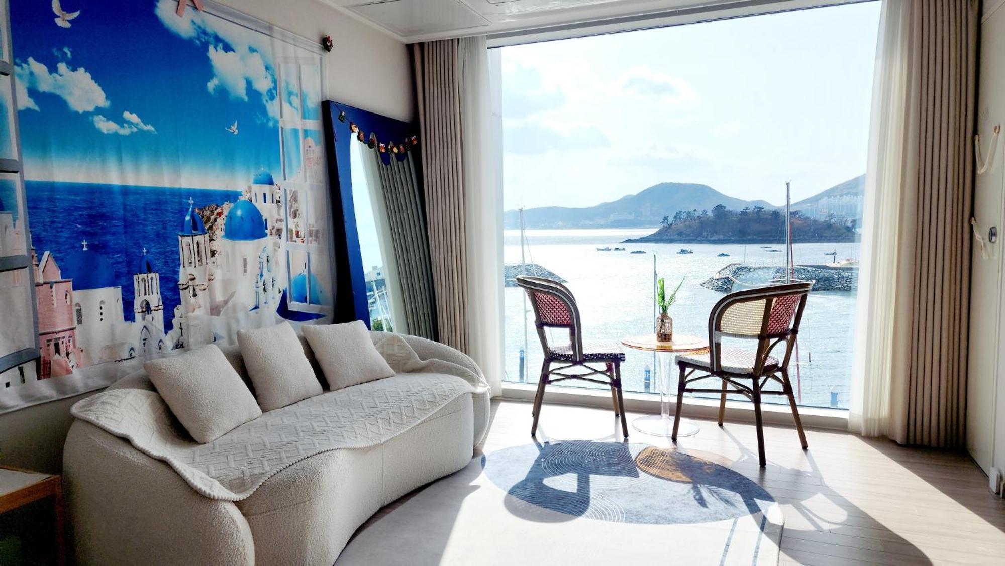 The Castle Ocean Suite Yeosu Zewnętrze zdjęcie